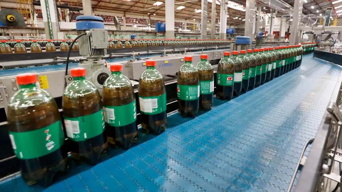 A Ambev inaugurou, nesta terça-feira (14), uma nova linha de produção de refrigerante na fábrica de Camaçari-BA. Foram investidos
