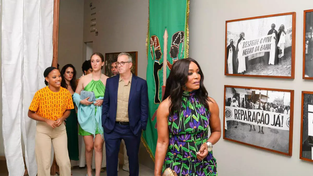 A atriz estadunidense Angela Bassett esteve no Museu Nacional da Cultura Afro-Brasileira (Muncab), em Salvador, neste sábado (4),