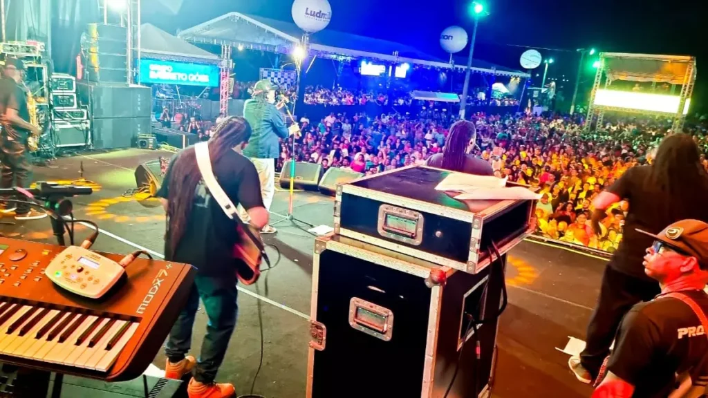 comércio aquecido, novos negócios e cerveja de qualidade. Nesse clima, o Bahia Beer Festival - Alagoinhas foi