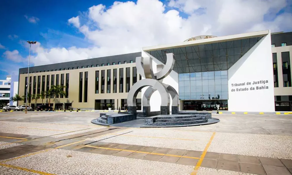 do Quinto Constitucional, o Tribunal de Justiça da Bahia (TJ-BA) terá na presidência  uma mulher, a Desembargadora Cynthia Resende,