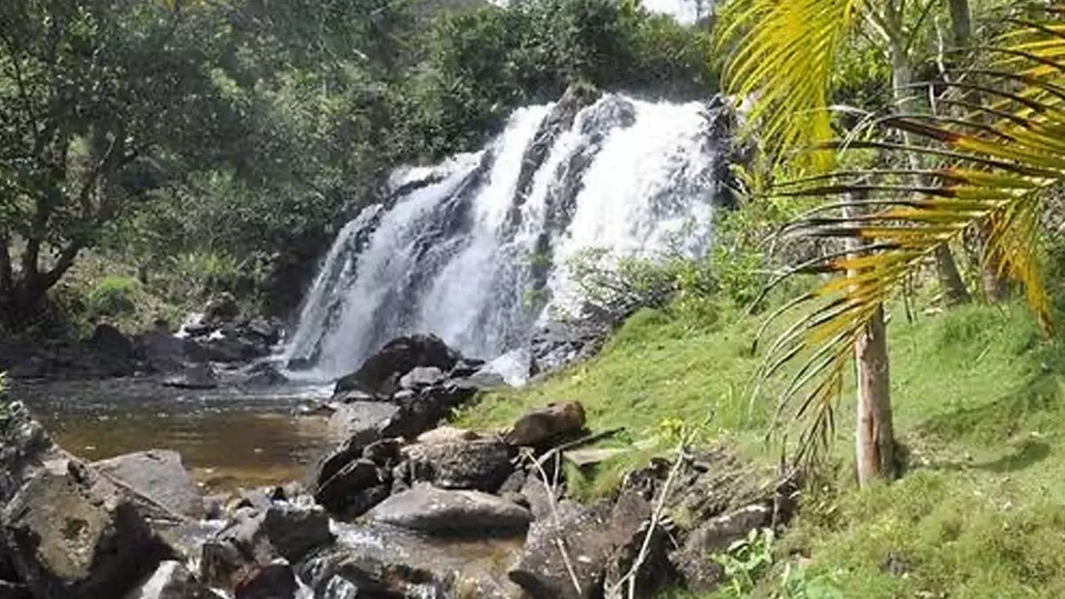 O município de Iguaí, na zona turística Caminhos do Sudoeste, é conhecido como o “paraíso das águas”, por abrigar 180 cachoeiras