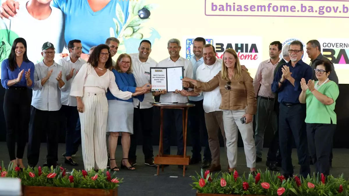 O governador Jerônimo Rodrigues sancionou, na tarde desta terça-feira (28), a Lei 25.084 que institui o programa Bahia Sem Fome