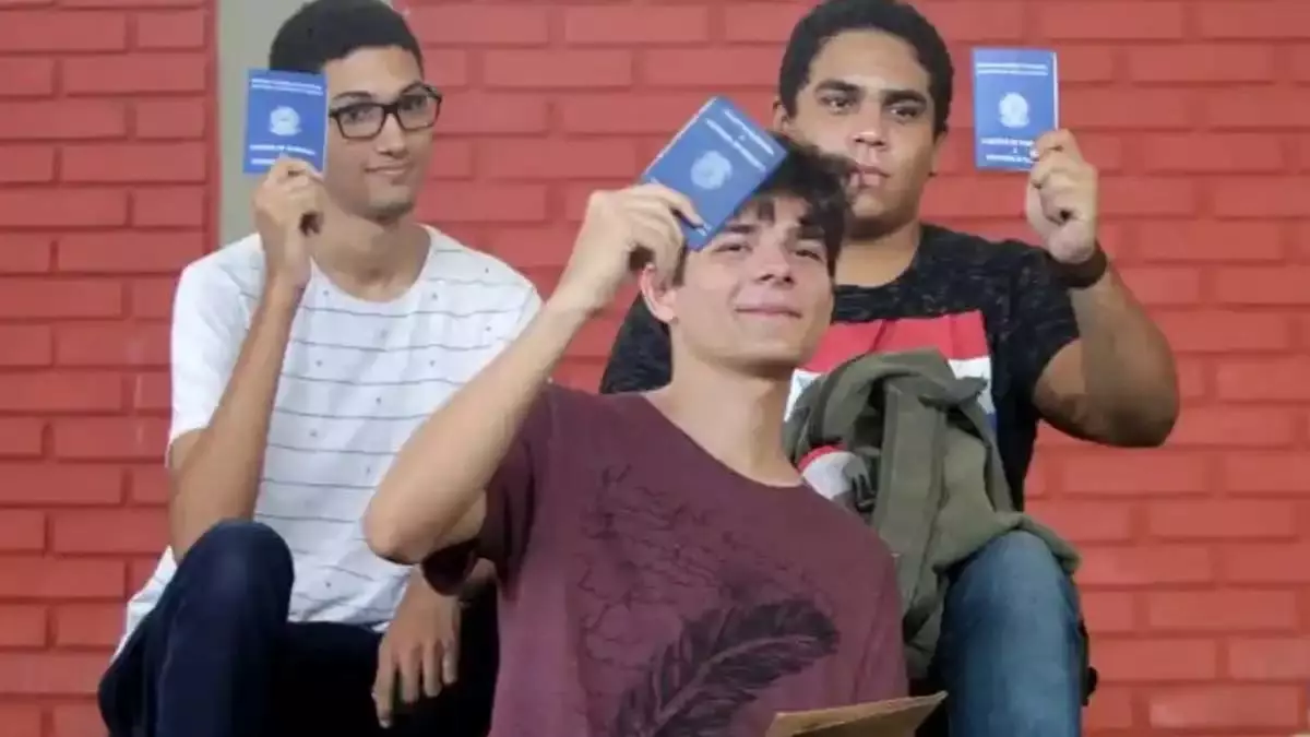 O governo baiano iniciou, nessa segunda-feira (13), a convocação de 2 mil jovens para contratação pelo Projeto Primeiro Emprego, voltado