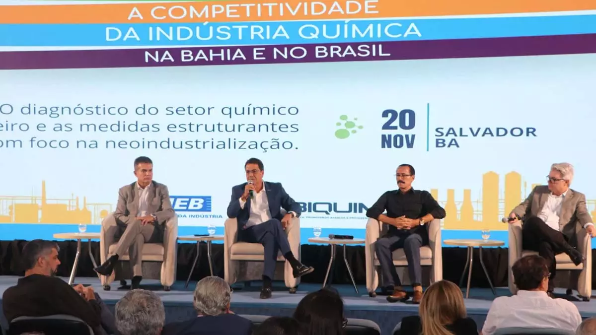 A Secretaria de Desenvolvimento Econômico (SDE) participou, nessa segunda-feira (20), do Seminário 'A Competitividade da Indústria