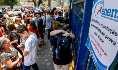 Brasília. A prova começa às 13h30 e termina às 18h30.  Mais de 3,9 milhões de candidatos estão inscritos e cerca de 2,8 milhões