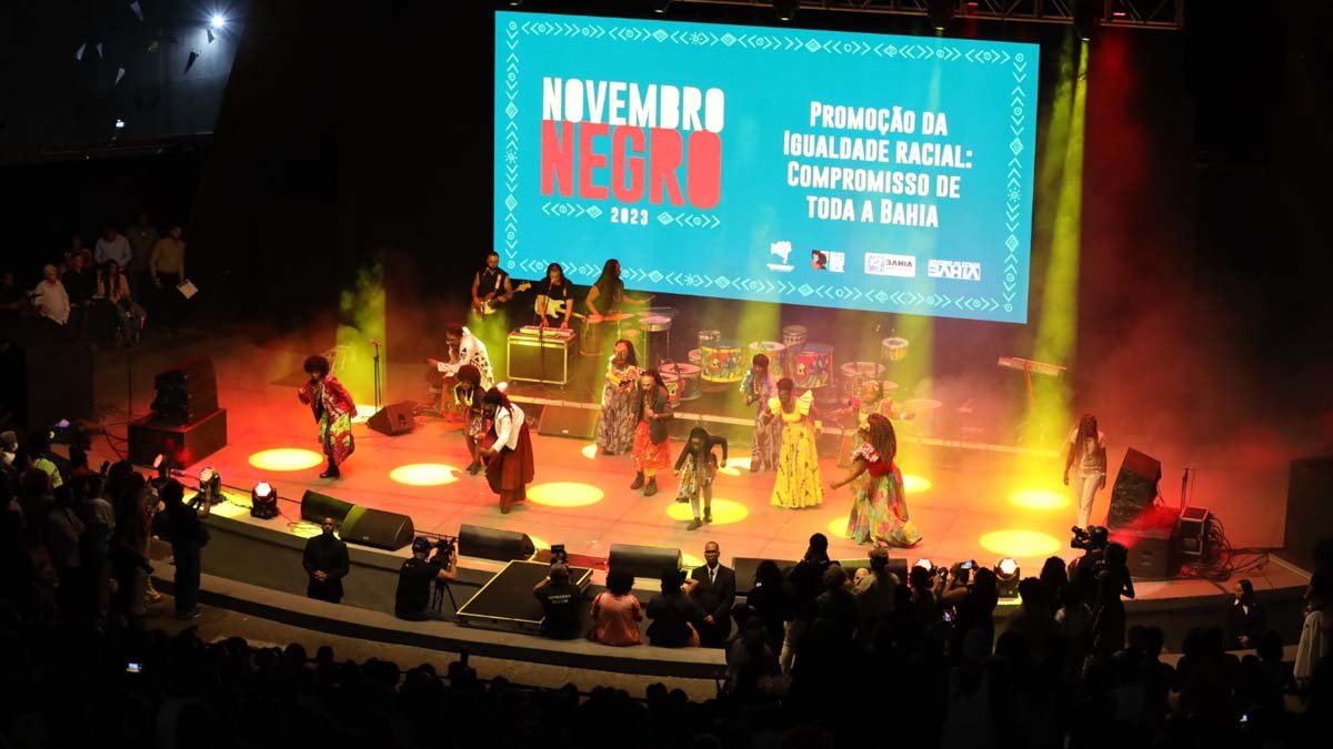 Com a Concha Acústica lotada, tiveram continuidade, nesta terça-feira (21), as celebrações do Novembro Negro, promovido pelo
