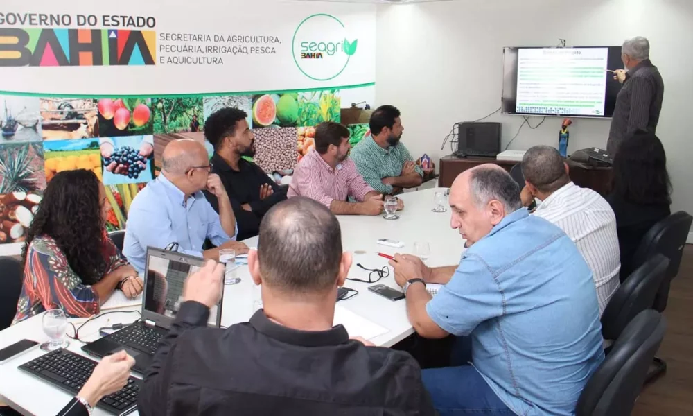 discussões acerca da mosca da carambola. Considerada uma praga quarentenária sem registro na Bahia, o inseto representa