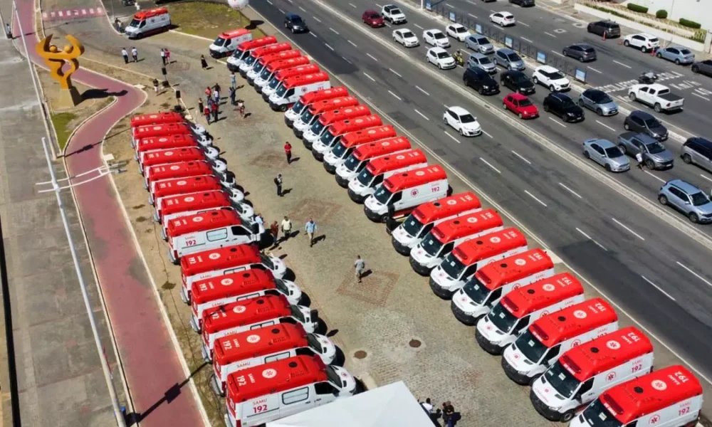 Foram entregues, na manhã desta segunda-feira (27), em Salvador, 36 ambulâncias para o Serviço de Atendimento Móvel de Urgência (Samu),