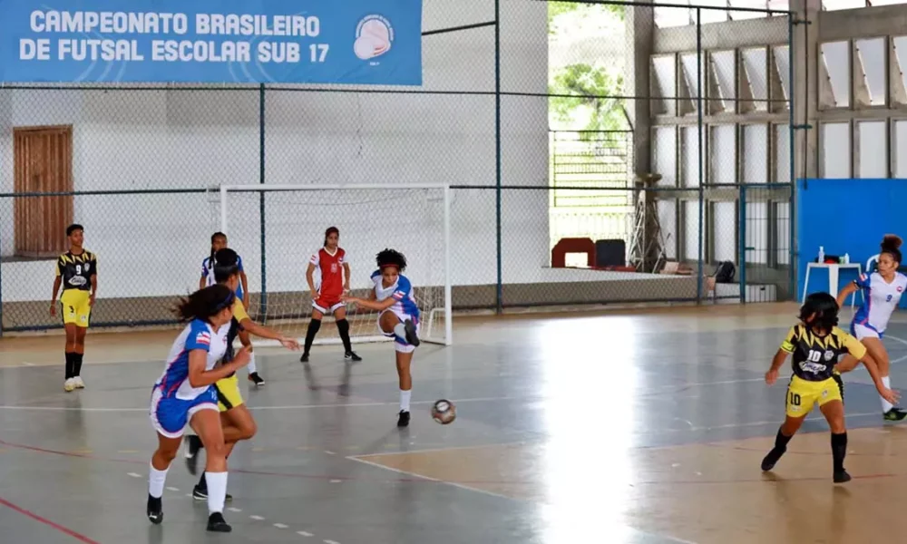 A primeira edição do Campeonato Brasileiro de Futsal Escolar Sub 17 acontece até o dia 25 de novembro, em Salvador, Lauro