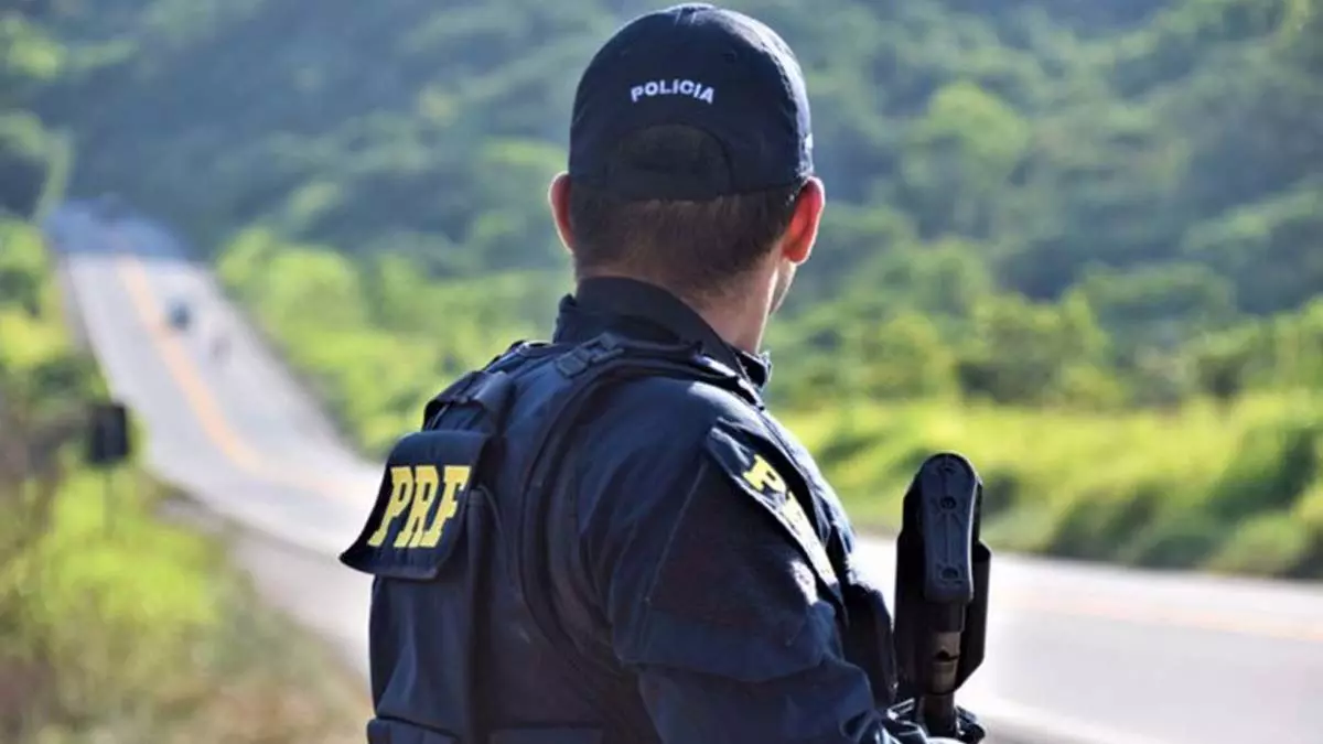 prendeu um homem por embriaguez ao volante na noite da última sexta-feira (22). O fato ocorreu no km 265, da BR-030, em Caetité (BA).