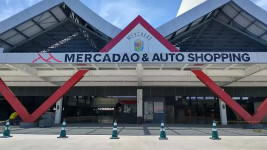 O Mercadão da Bahia, localizado em Lauro de Freitas, inaugura o 1º auto shopping da Região Metropolitana de Salvador, que irá funcionar