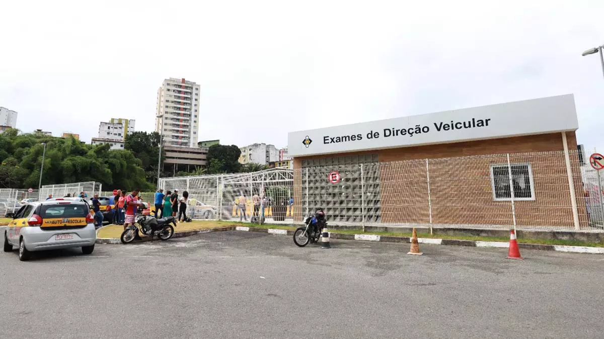 (Detran-BA), localizada no Shopping Bela Vista, no Piso G 0. O órgão entregou, nesta quarta-feira (6), o novo espaço projetado