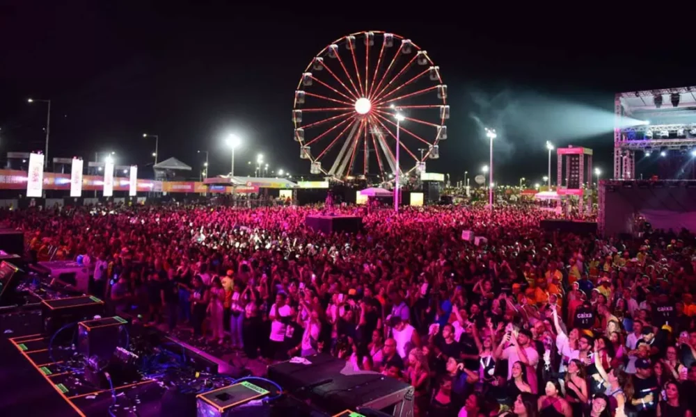 A rainha Ivete Sangalo será mais uma vez a grande atração, neste domingo (31), da passagem de 2023 para 2024 no Festival Virada Salvador.