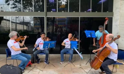 Com repertório adaptado aos festejos natalinos e muita animação, a Camerata Bahia Cordas, da Orquestra Sinfônica da Bahia (OSBA),