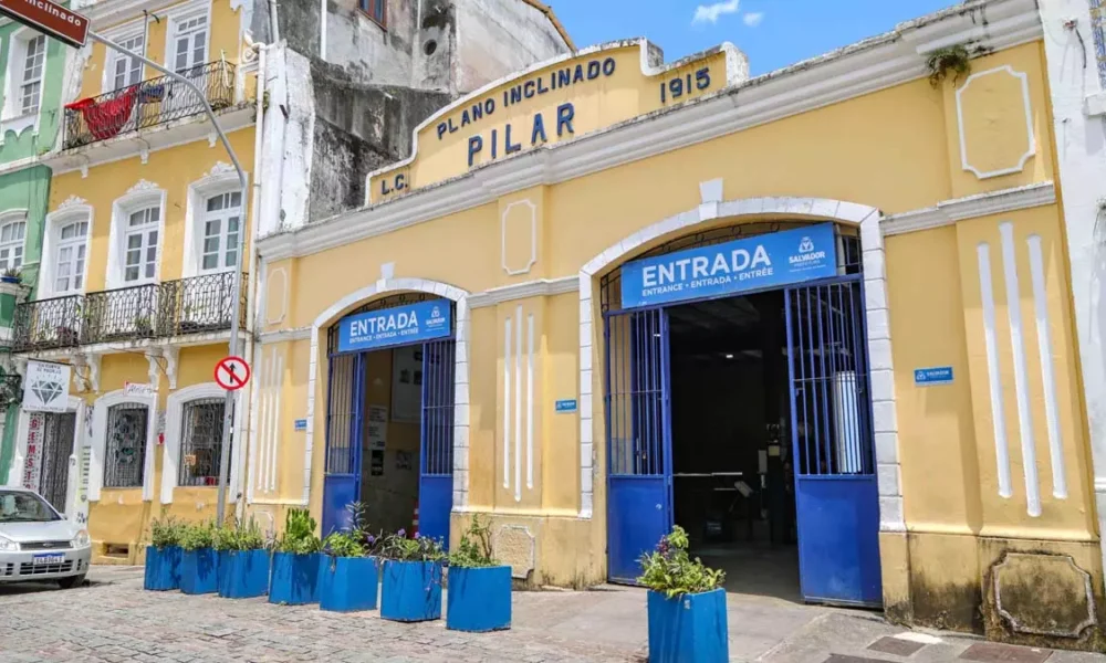 O Plano Inclinado Pilar, que liga o Santo Antônio Além do Carmo ao Comércio, voltou a funcionar no início da tarde da terça-feira (26).