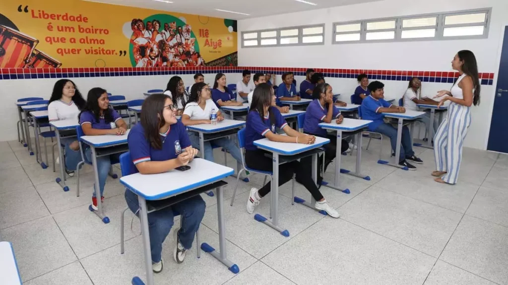A Secretaria da Educação do Estado da Bahia (SEC) divulgou, no Diário Oficial desta terça-feira (19), o quadro de vagas disponíveis
