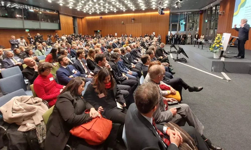 O governador Jerônimo Rodrigues participou nesta segunda-feira (4), em Berlim, do Fórum Empresarial Brasil-Alemanha, que reuniu