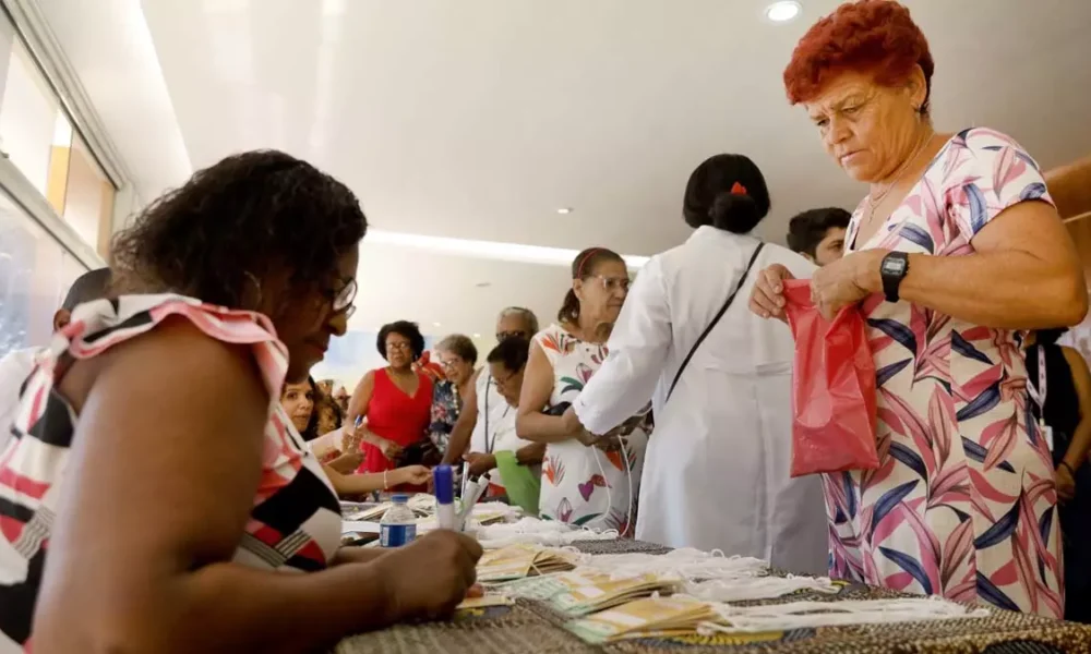 As obras artísticas e culturais desenvolvidas por idosos nos Centros Sociais Urbanos (CSU) da Bahia foram destaque neste domingo (3),