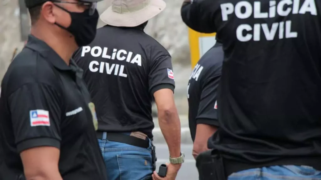 Três policiais militares integrantes de uma organização criminosa especializada na lavagem de capitais provenientes de agiotagem, extorsão,