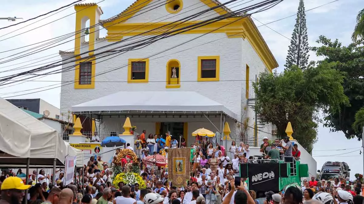 Dezenas de fiéis celebraram neste domingo (28) a Festa de São Lázaro, realizada todo ano no último domingo de janeiro, na Igreja