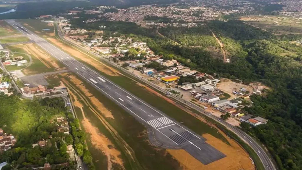 O Aeroporto de Porto Seguro, na Costa do Descobrimento, é o equipamento aeroviário regional com a maior movimentação