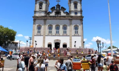 efetivo de 100 agentes na Lavagem do Bonfim, na próxima quinta-feira (11). Ao todo, 1.020 vendedores ambulantes receberam licença,