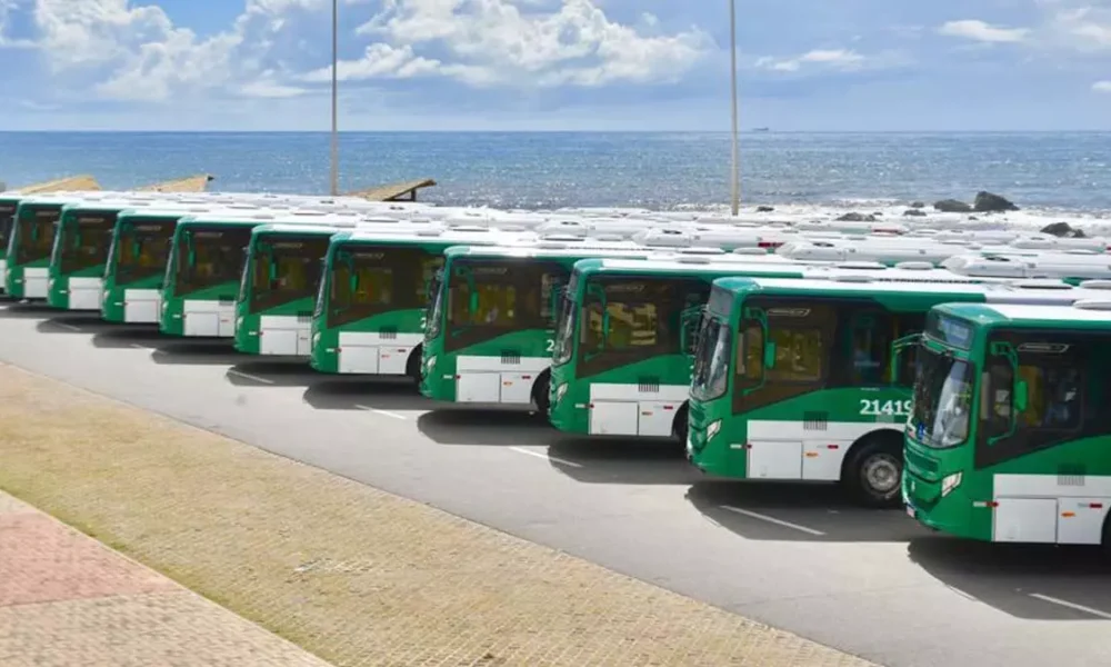 Os usuários do transporte público que desejam ir em direção às praias de Salvador vão contar com uma nova linha de ônibus