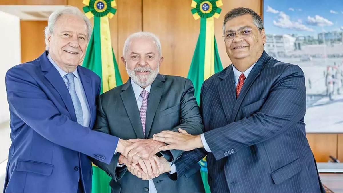 O ex-ministro do Supremo Tribunal Federal (STF) Ricardo Lewandowski assumirá o Ministério da Justiça e Segurança Pública.