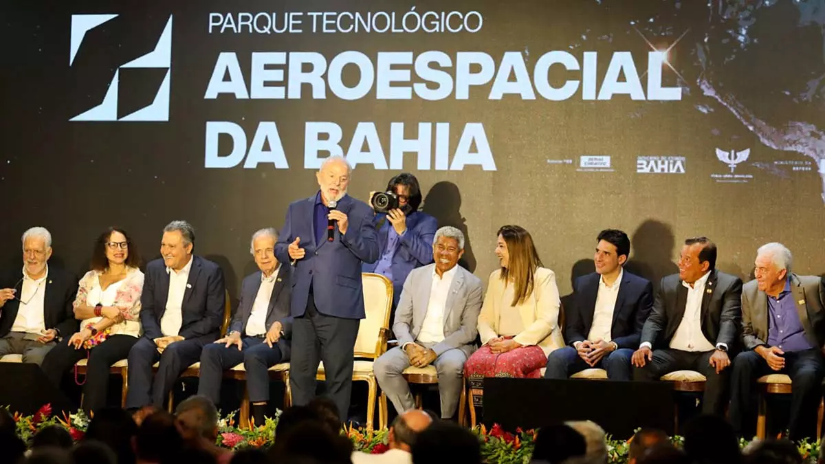 Junior, ocorreu na sede do Senai Cimatec, nesta quinta-feira (18), para formalizar a criação do Parque Tecnológico Aeroespacial da Bahia,