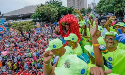 Márcio Victor, colocar a galera para descer até o chão com seu trio sem cordas. A chuva deu uma trégua e não atrapalhou