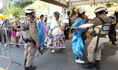 Os portais de abordagem, presentes no carnaval de Salvador desde 2016, já garantem a segurança dos foliões dos