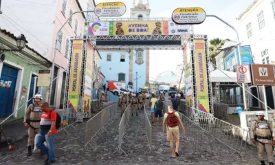 O Largo do Pelourinho registrou um movimento diferente nesta quarta-feira (7) com a realização de um simulado no Portal de Abordagem que