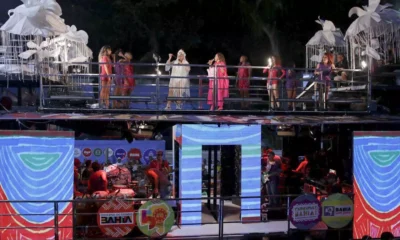 Dando as boas vindas ao início oficial do carnaval de Salvador 2024, a cantora Daniela Mercury se apresentou em um trio sem cordas