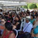 tirar sangue no laboratório montado durante a Feira Saúde Mais Perto em Banzaê, a 330km de Salvador. Sentado no colo da mãe,