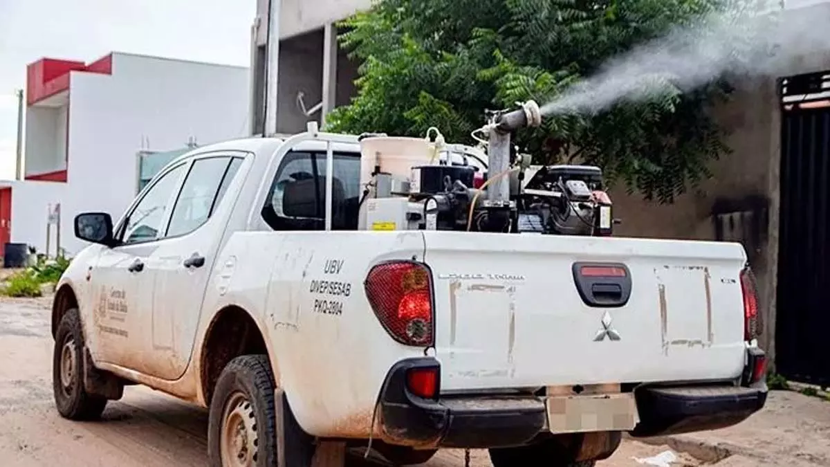 da dengue em Vitória da Conquista, liberou o uso intensivo do Ultra Baixo Volume (UBV), popularmente conhecido como fumacê.