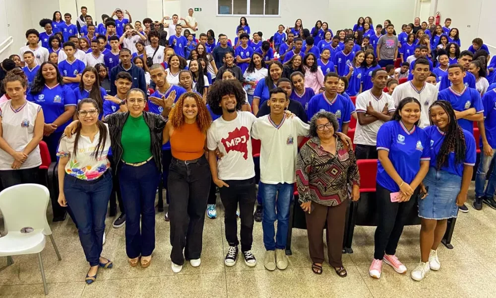 da eleição de líderes e vice-líderes estudantis para o ano letivo de 2024. A proposta da Secretaria da Educação do Estado (SEC)