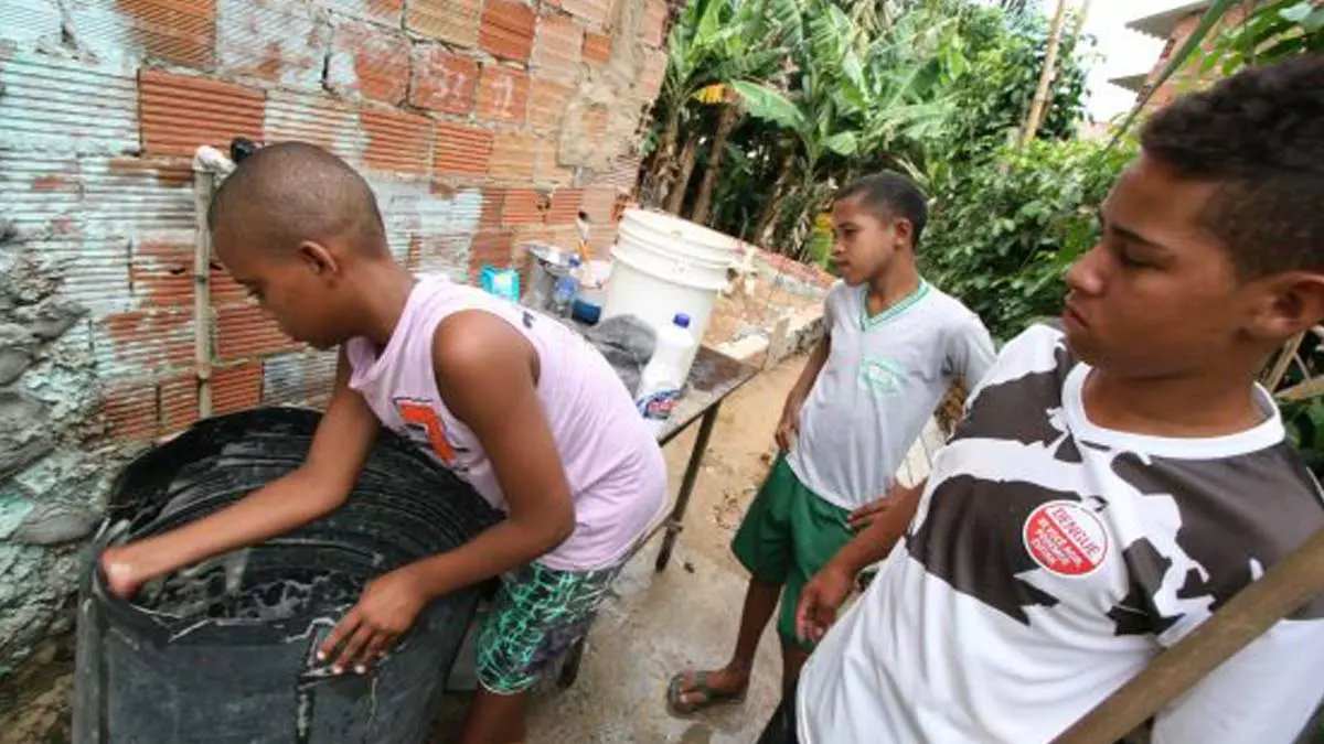 notificados 8.408 casos prováveis. A elevação foi puxada principalmente por municípios como Vitória da Conquista e Feira de Santana,