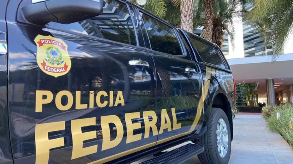 A Polícia Federal deflagrou nesta quinta-feira (8) a Operação Tempus Veritatis para apurar organização criminosa que atuou