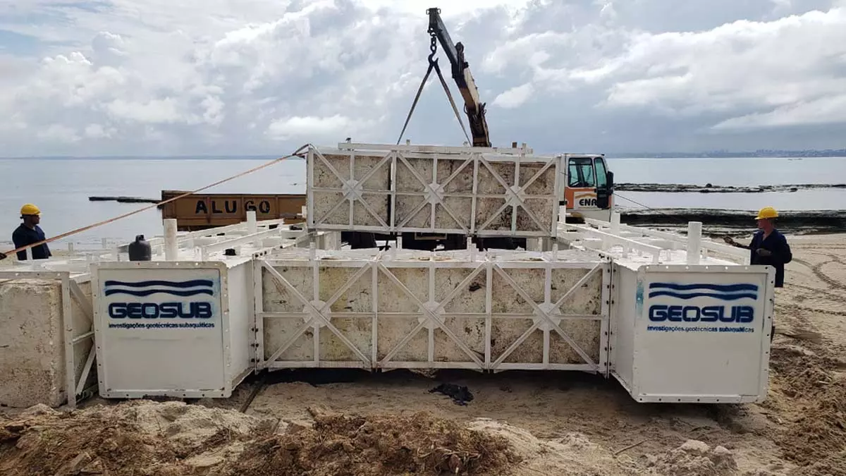 Uma plataforma que está sendo montada na beira do mar no município de Vera Cruz, na Ilha de Itaparica, vai ser utilizada