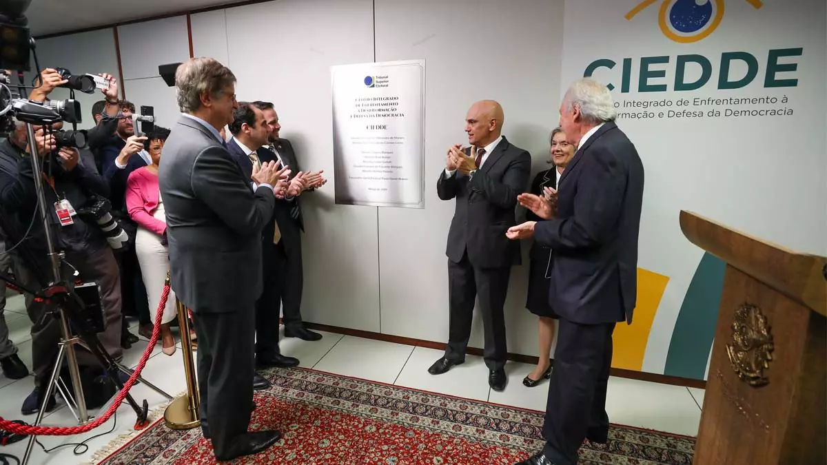 Desinformação e Defesa da Democracia (CIEDDE), que terá como objetivo a atuação coordenada da Justiça Eleitoral (JE) junto aos