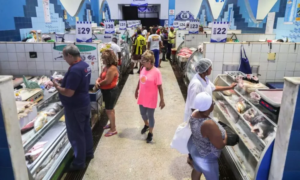 Os dias que antecedem as comemorações da Semana Santa são marcados por movimento intenso nas feiras e mercados