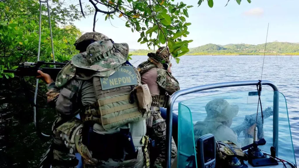 por traficantes de drogas que integram uma facção foram desarticulados na tarde desta quarta-feira (20), na cidade de Maragogipe.