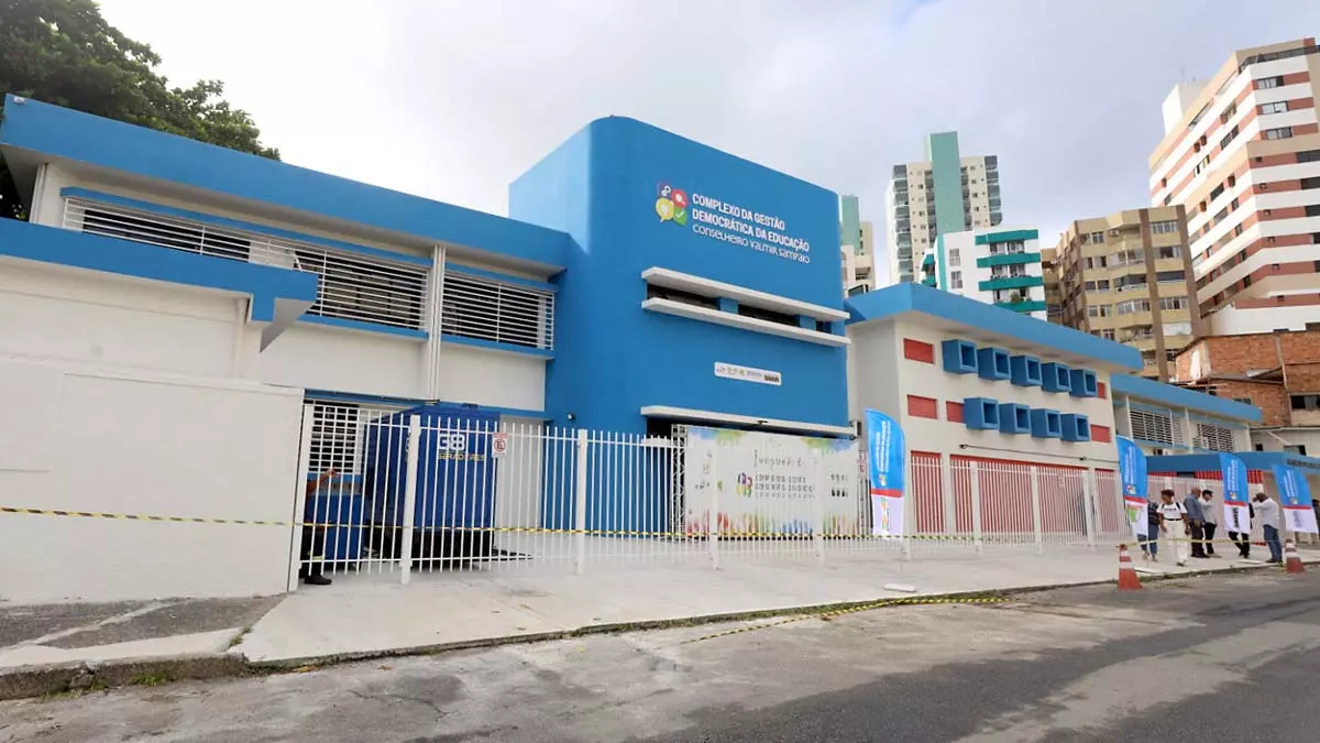 Marco para o desenvolvimento da educação baiana, o Complexo da Gestão Democrática da Educação Conselheiro Valmir Sampaio