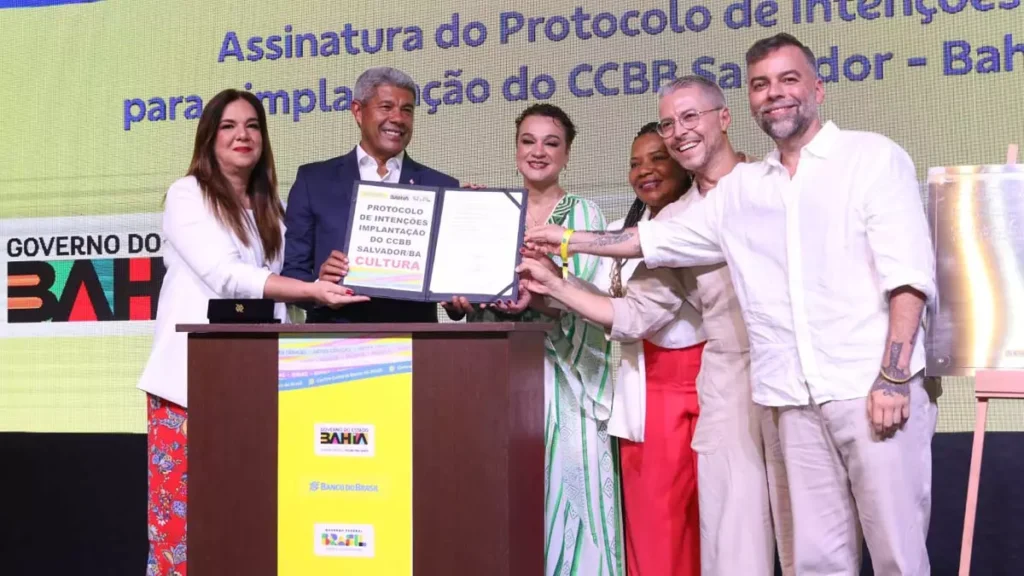 A Bahia vai ganhar a primeira sede do Centro Cultural do Banco do Brasil (CCBB) do Norte-Nordeste. O protocolo de intenções nesse sentido
