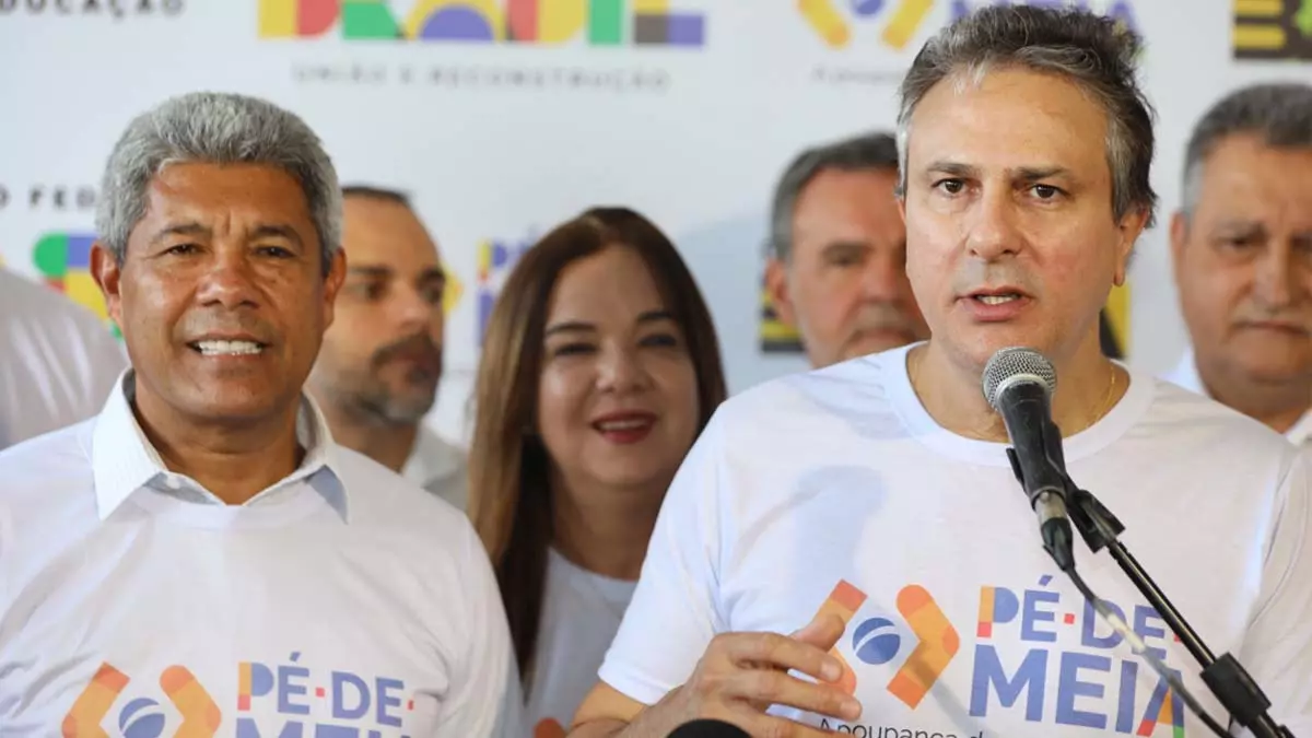 “Eu queria parabenizar, porque poucas escolas nesse país são tão bonitas, com essa infraestrutura, como essas que Rui entregou e que