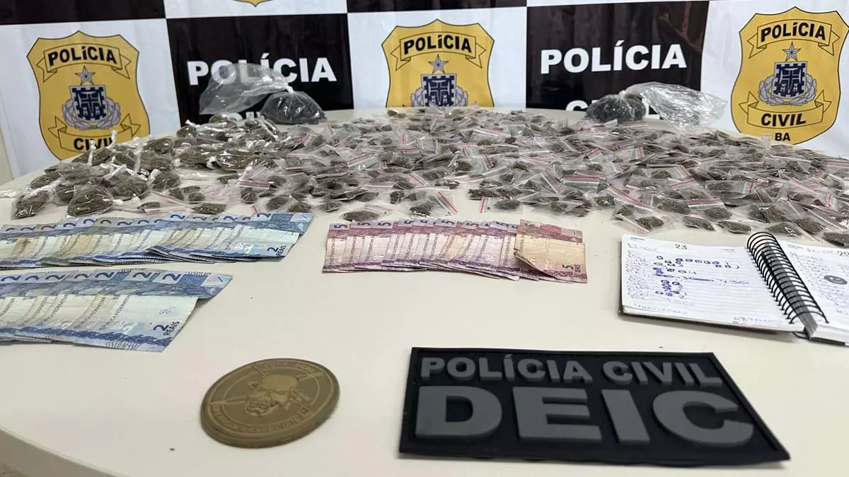 Desdobramentos investigativos da Polícia Civil contra uma organização criminosa, com atuação no bairro de Valéria, resultaram na apreensão de