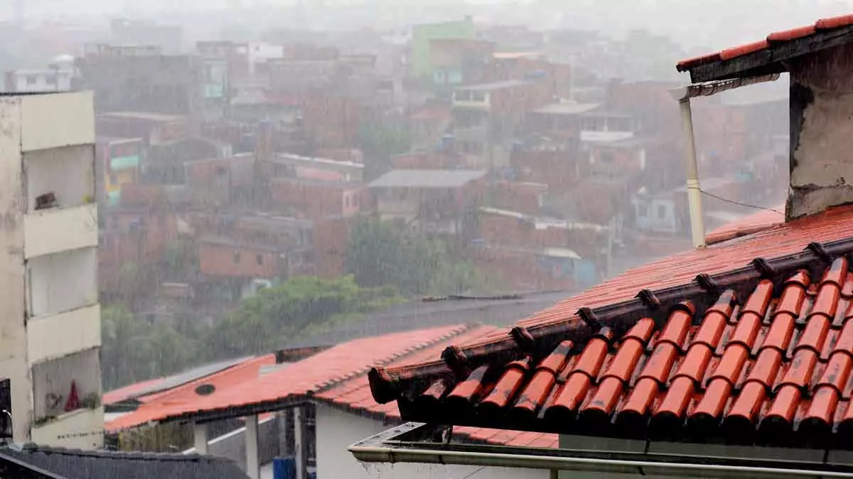 As fortes chuvas em Salvador já chegaram a 735 milímetros neste mês de abril, apontam dados da Defesa Civil (Codesal)