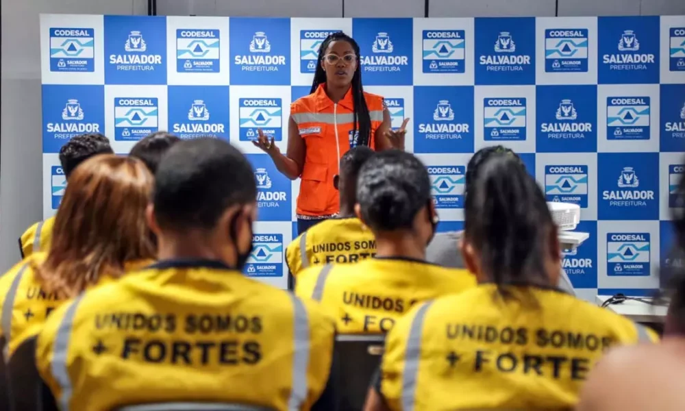 Com o objetivo de formar multiplicadores em comunidades localizadas em áreas de risco, a Defesa Civil de Salvador (Codesal)