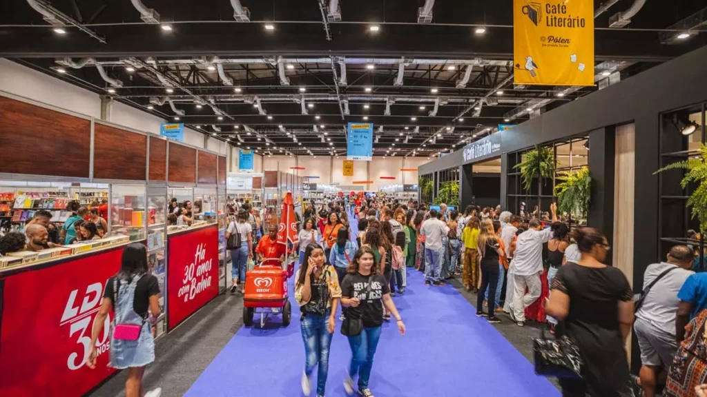 A Bienal do Livro Bahia retorna entre os próximos dias 26 de abril a 1º de maio, no Centro de Convenções de Salvador, na Boca do Rio
