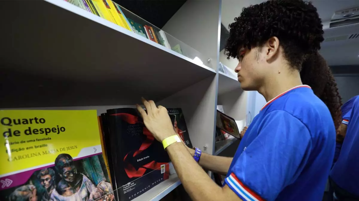 Durante os dias 26 de abril a 1° de maio acontece a Bienal do Livro Bahia, e o Governo do Estado estará presente com programação